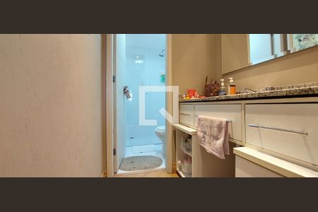 Apartamento à venda com 300m², 3 quartos e 2 vagas Apartamento à venda com 300m², 3 quartos e 2 vagasBanheiro 2