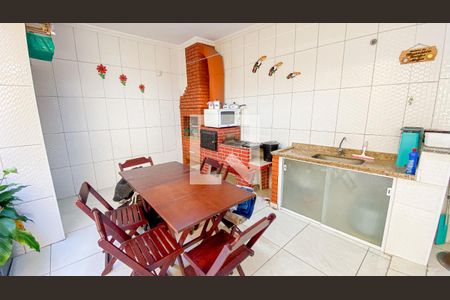 Casa à venda com 125m², 3 quartos e sem vagaÁrea de Serviço