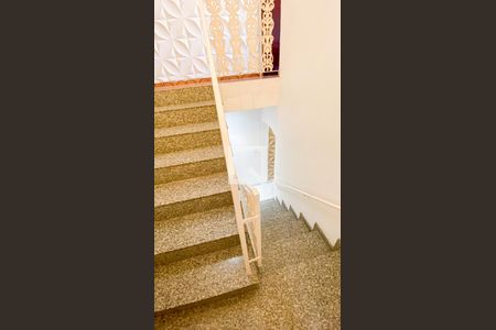 Casa à venda com 125m², 3 quartos e sem vagaEscada