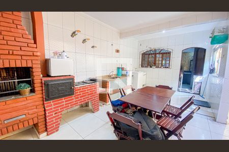 Casa à venda com 125m², 3 quartos e sem vagaÁrea de Serviço - Churrasqueira