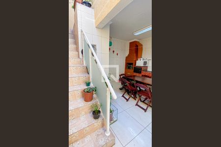 Casa à venda com 125m², 3 quartos e sem vagaÁrea de Serviço - Escada