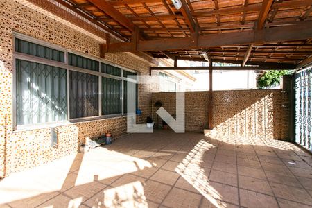 Casa à venda com 153m², 3 quartos e 4 vagasGaragem