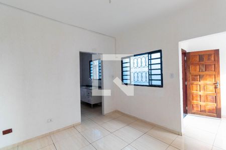 Sala de casa para alugar com 2 quartos, 240m² em Jardim Eliane, São Paulo
