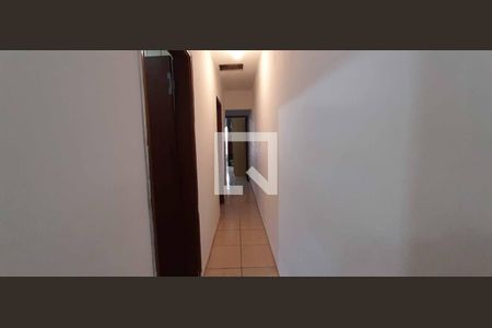 Corredor de casa à venda com 3 quartos, 185m² em Pestana, Osasco