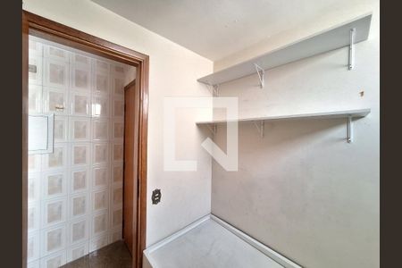 Apartamento à venda com 100m², 3 quartos e 2 vagas Apartamento à venda com 100m², 3 quartos e 2 vagasQuarto de Serviço