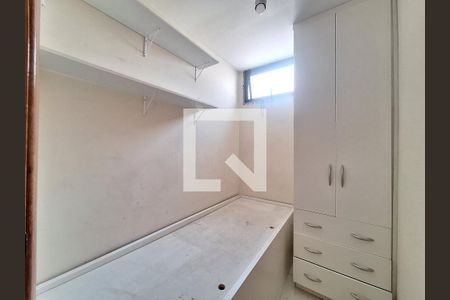 Apartamento à venda com 100m², 3 quartos e 2 vagas Apartamento à venda com 100m², 3 quartos e 2 vagasQuarto de Serviço