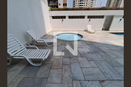 Apartamento à venda com 100m², 3 quartos e 2 vagas Apartamento à venda com 100m², 3 quartos e 2 vagasÁrea comum - Piscina