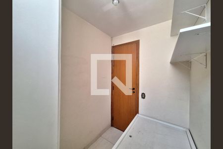 Apartamento à venda com 100m², 3 quartos e 2 vagas Apartamento à venda com 100m², 3 quartos e 2 vagasQuarto de Serviço
