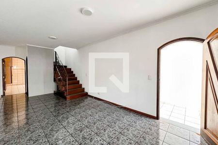 Casa para alugar com 3 quartos, 198m² em Vila Ester (zona Norte), São Paulo