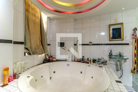 Apartamento à venda com 120m², 3 quartos e sem vagaBanheiro da Suíte