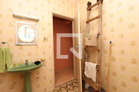 Casa à venda com 130m², 2 quartos e 2 vagasBanheiro 1