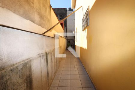 Casa à venda com 130m², 2 quartos e 2 vagasQuintal e corredor