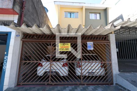 Casa à venda com 130m², 2 quartos e 2 vagasFachada