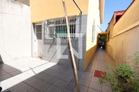 Casa à venda com 130m², 2 quartos e 2 vagasQuintal e corredor