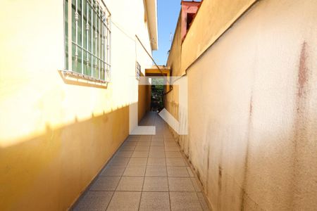 Casa à venda com 130m², 2 quartos e 2 vagasQuintal e corredor