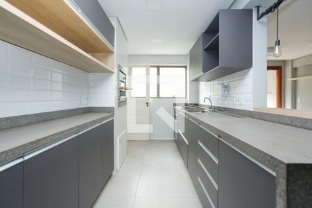 Cozinha de apartamento à venda com 3 quartos, 109m² em Rio Branco, Porto Alegre