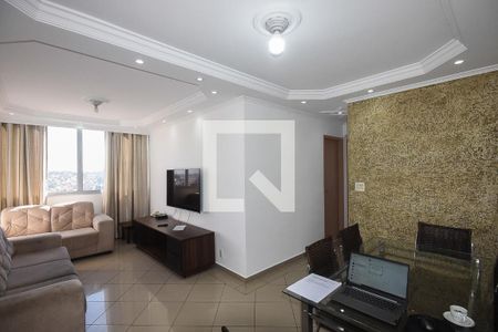 Sala de apartamento para alugar com 3 quartos, 80m² em Jardim Piracuama, São Paulo