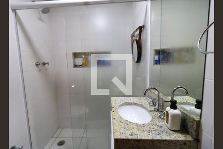 Banheiro de apartamento à venda com 1 quarto, 40m² em Ribeira, Rio de Janeiro