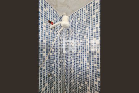 Banheiro de apartamento para alugar com 1 quarto, 45m² em Vila Santo Antônio, Guarujá