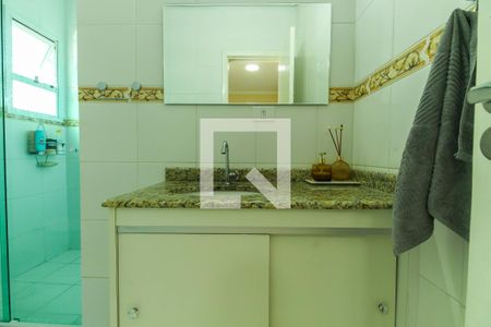 Casa à venda com 190m², 3 quartos e 5 vagasBanheiro da Suíte 2