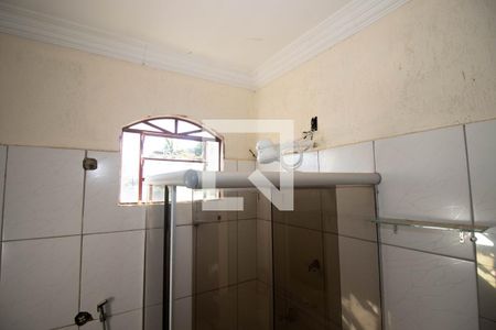 Banheiro da Suíte 1 de casa para alugar com 2 quartos, 100m² em Taguatinga Norte (taguatinga), Brasília