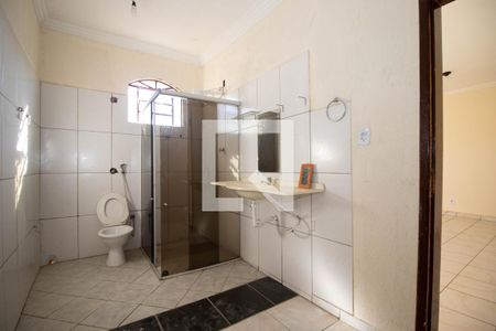 Banheiro da Suíte 1 de casa para alugar com 2 quartos, 100m² em Taguatinga Norte (taguatinga), Brasília