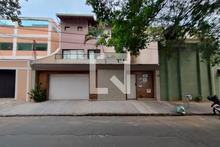 Casa à venda com 340m², 3 quartos e 4 vagasFachada