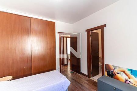 Casa à venda com 750m², 3 quartos e 2 vagas Casa à venda com 750m², 3 quartos e 2 vagasQuarto 3