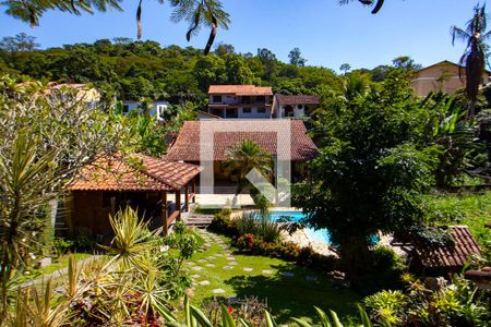 Casa à venda com 750m², 3 quartos e 2 vagas Casa à venda com 750m², 3 quartos e 2 vagasÁrea Externa