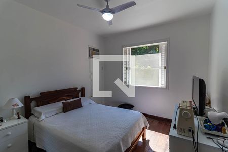 Casa à venda com 750m², 3 quartos e 2 vagas Casa à venda com 750m², 3 quartos e 2 vagasQuarto 2