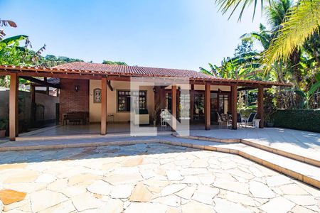 Casa à venda com 750m², 3 quartos e 2 vagas Casa à venda com 750m², 3 quartos e 2 vagasÁrea Externa