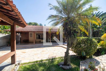 Casa à venda com 750m², 3 quartos e 2 vagas Casa à venda com 750m², 3 quartos e 2 vagasÁrea Externa