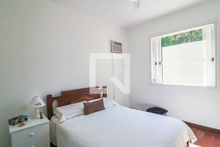 Casa à venda com 750m², 3 quartos e 2 vagas Casa à venda com 750m², 3 quartos e 2 vagasQuarto 2