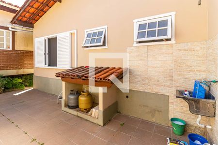 Casa à venda com 750m², 3 quartos e 2 vagas Casa à venda com 750m², 3 quartos e 2 vagasÁrea de Serviço