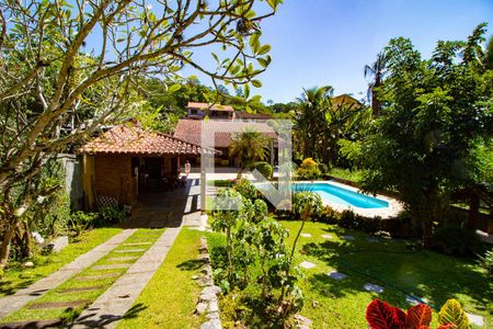 Casa à venda com 750m², 3 quartos e 2 vagas Casa à venda com 750m², 3 quartos e 2 vagasÁrea Externa