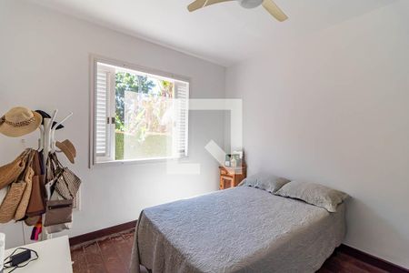 Casa à venda com 750m², 3 quartos e 2 vagas Casa à venda com 750m², 3 quartos e 2 vagasQuarto 1