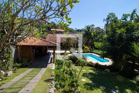 Casa à venda com 750m², 3 quartos e 2 vagas Casa à venda com 750m², 3 quartos e 2 vagasÁrea Externa