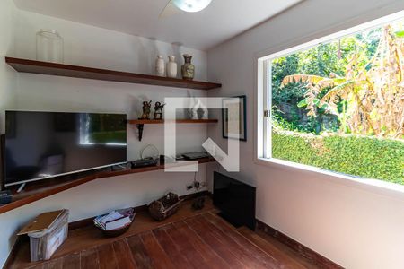 Sala de casa à venda com 3 quartos, 750m² em Vila Progresso, Niterói