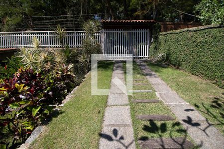 Casa à venda com 750m², 3 quartos e 2 vagas Casa à venda com 750m², 3 quartos e 2 vagasÁrea Externa