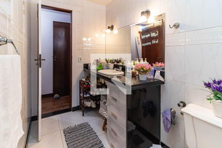 Casa à venda com 750m², 3 quartos e 2 vagas Casa à venda com 750m², 3 quartos e 2 vagasBanheiro Social