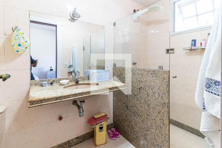 Casa à venda com 750m², 3 quartos e 2 vagas Casa à venda com 750m², 3 quartos e 2 vagasBanheiro Suíte