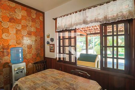 Casa à venda com 750m², 3 quartos e 2 vagas Casa à venda com 750m², 3 quartos e 2 vagasSala de Jantar