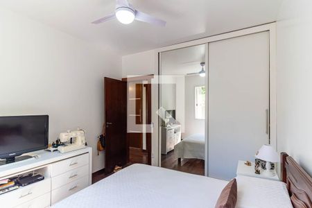 Casa à venda com 750m², 3 quartos e 2 vagas Casa à venda com 750m², 3 quartos e 2 vagasQuarto 2