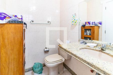 Casa à venda com 750m², 3 quartos e 2 vagas Casa à venda com 750m², 3 quartos e 2 vagasBanheiro Suíte