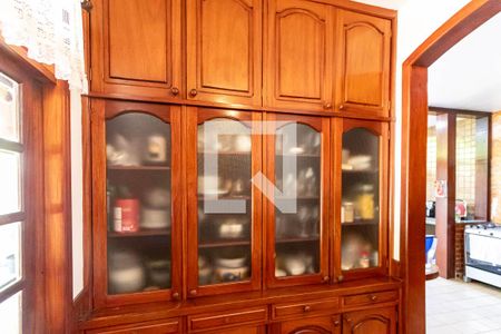 Casa à venda com 750m², 3 quartos e 2 vagas Casa à venda com 750m², 3 quartos e 2 vagasSala de Jantar