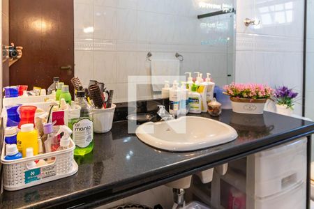 Casa à venda com 750m², 3 quartos e 2 vagas Casa à venda com 750m², 3 quartos e 2 vagasBanheiro Social