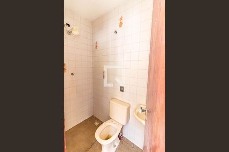 Casa à venda com 750m², 3 quartos e 2 vagas Casa à venda com 750m², 3 quartos e 2 vagasÁrea de Serviço