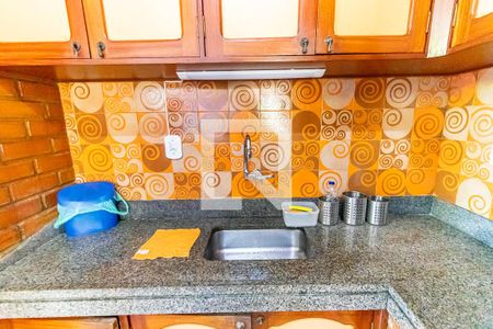 Casa à venda com 750m², 3 quartos e 2 vagas Casa à venda com 750m², 3 quartos e 2 vagasCozinha