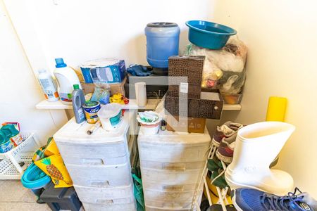 Casa à venda com 750m², 3 quartos e 2 vagas Casa à venda com 750m², 3 quartos e 2 vagasÁrea de Serviço