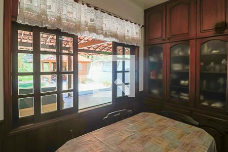 Casa à venda com 750m², 3 quartos e 2 vagas Casa à venda com 750m², 3 quartos e 2 vagasSala de Jantar